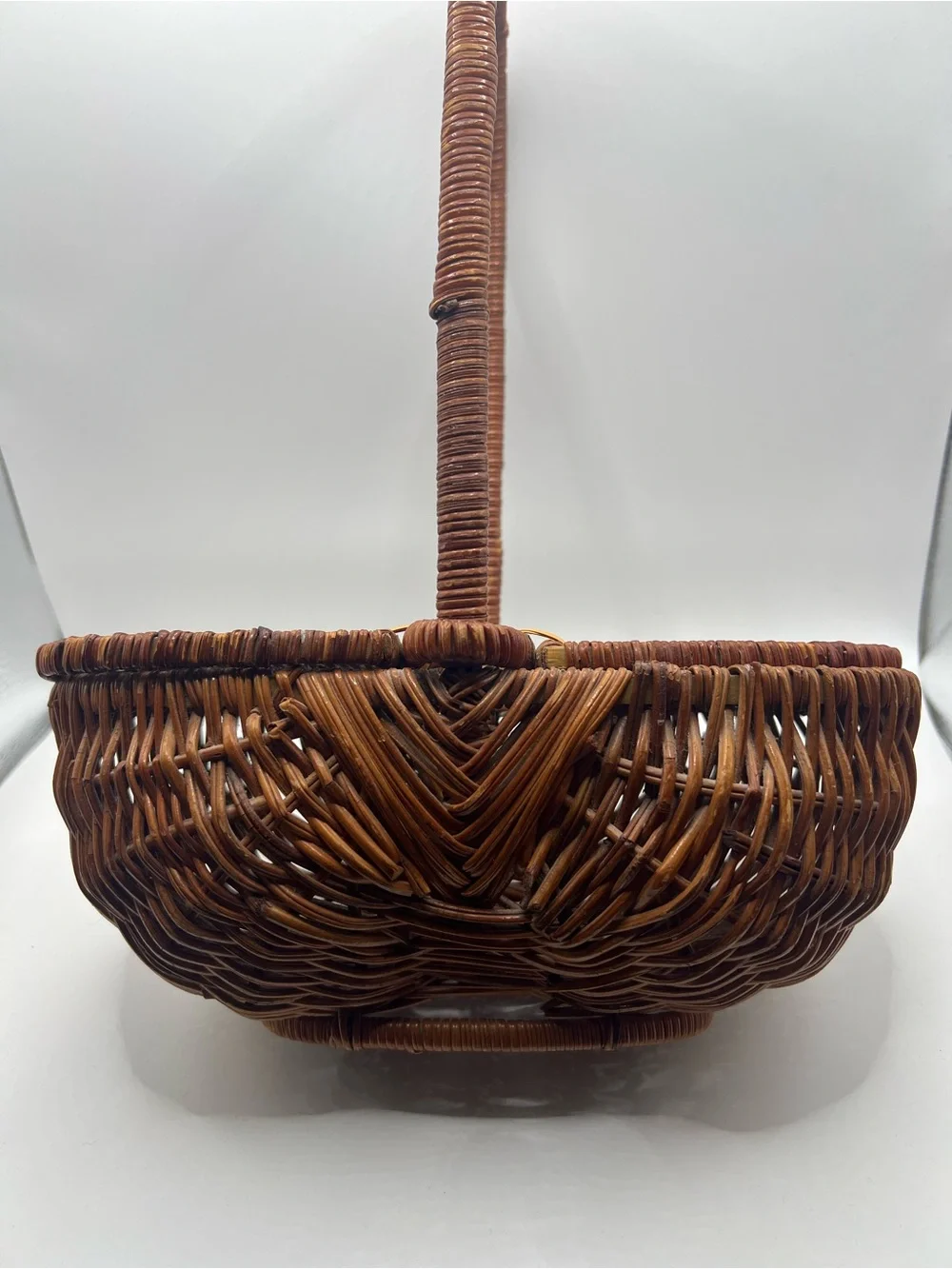 Vintage Small Wicker Gathering Basket Double Lid Cottagecore Farmhouse Decor